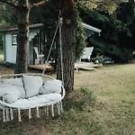 Metsatuule Puhkekuela 캠프장 HIIUMAA